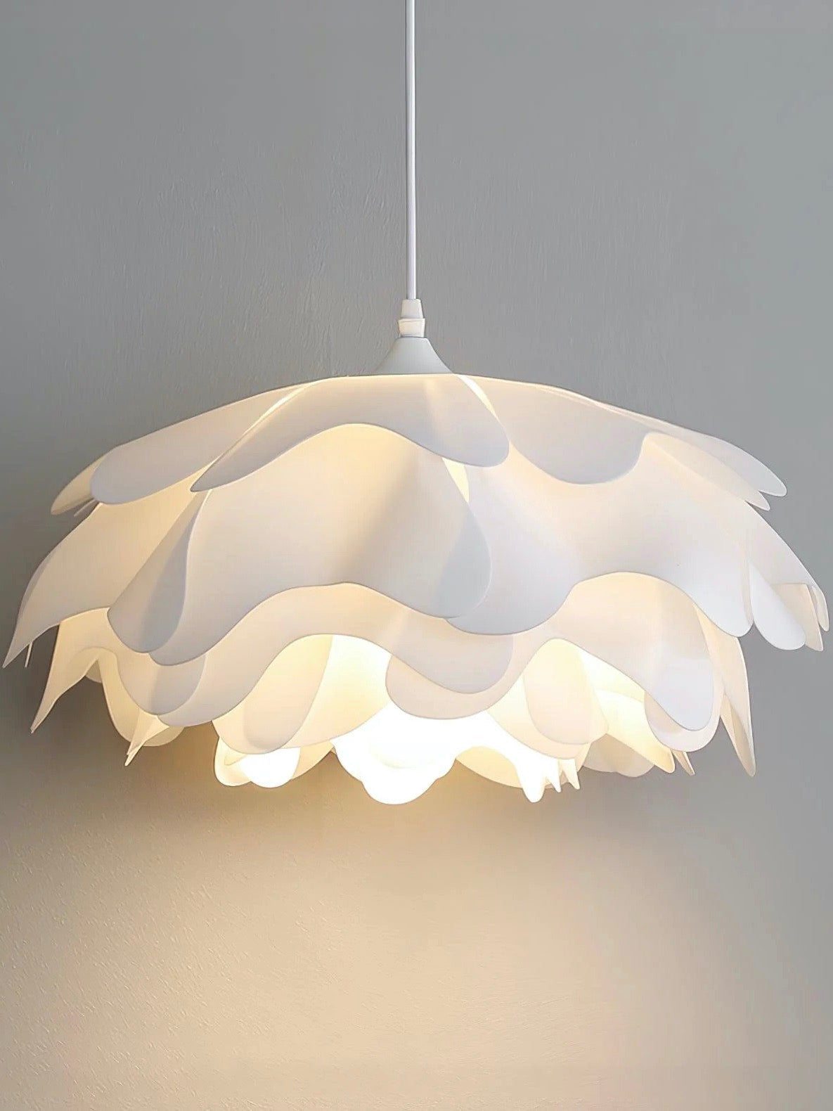 Flower Shaped White Pendant Lamp